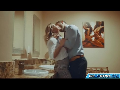 ❤️ כשבלונדינית חזה מפתה אותך בשירותים ציבוריים ❌ סופר-סקס ב-iw.moresexmovies.ru ❤